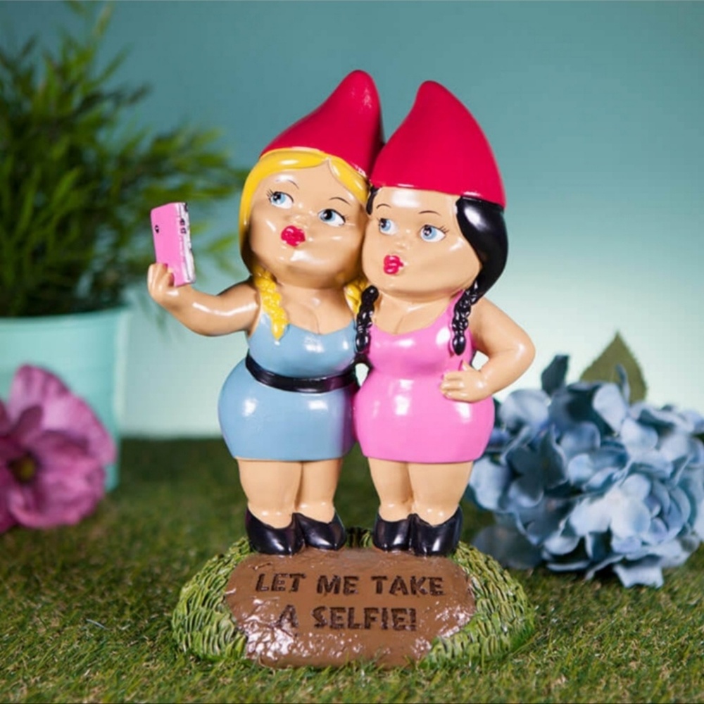 Selfie Sisters Garden Gnome